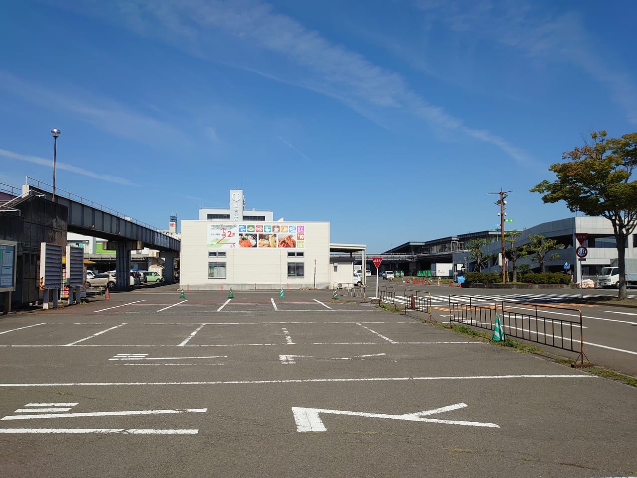 仙台卸売市場食堂駐車場